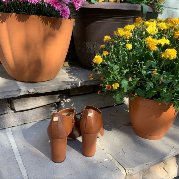 Ralph Lauren Tan Leather Heeled Boots - Picture 3 of 6